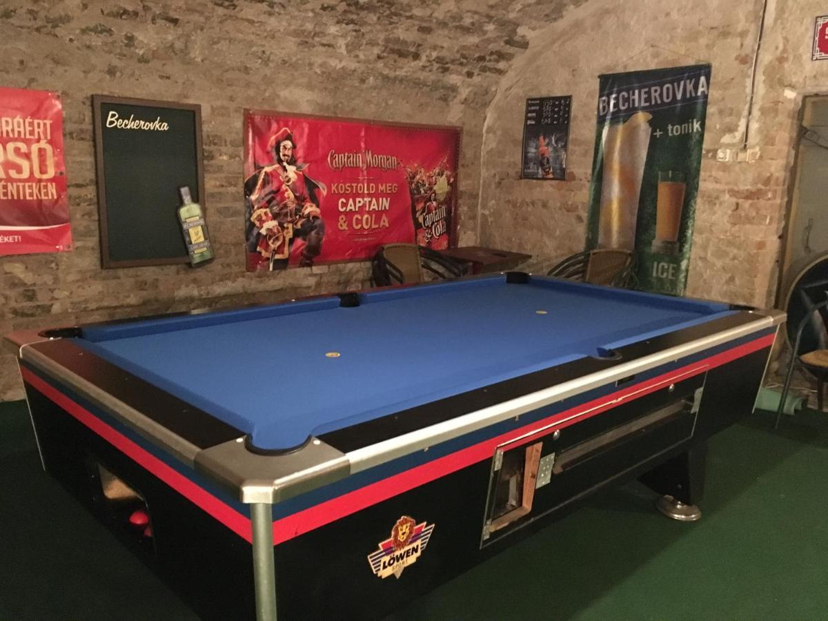 Whole Basement Former Pub2 For Stag Do, Men'S Cave Budapeşte Dış mekan fotoğraf