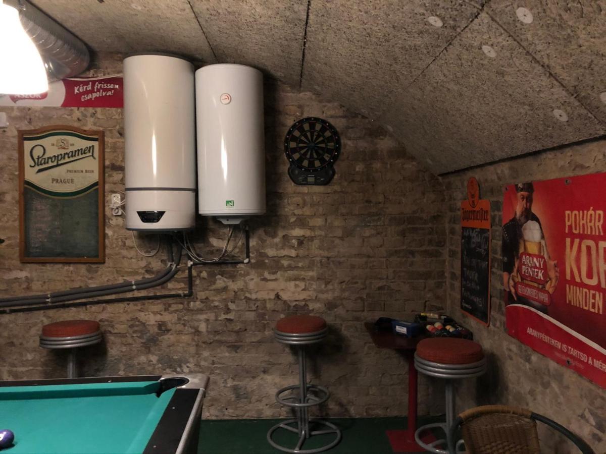 Whole Basement Former Pub2 For Stag Do, Men'S Cave Budapeşte Dış mekan fotoğraf
