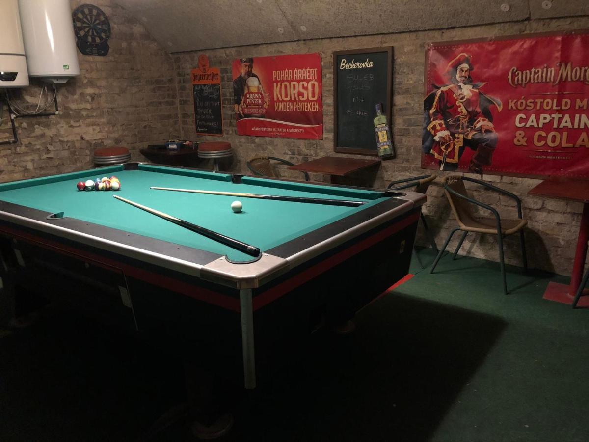 Whole Basement Former Pub2 For Stag Do, Men'S Cave Budapeşte Dış mekan fotoğraf